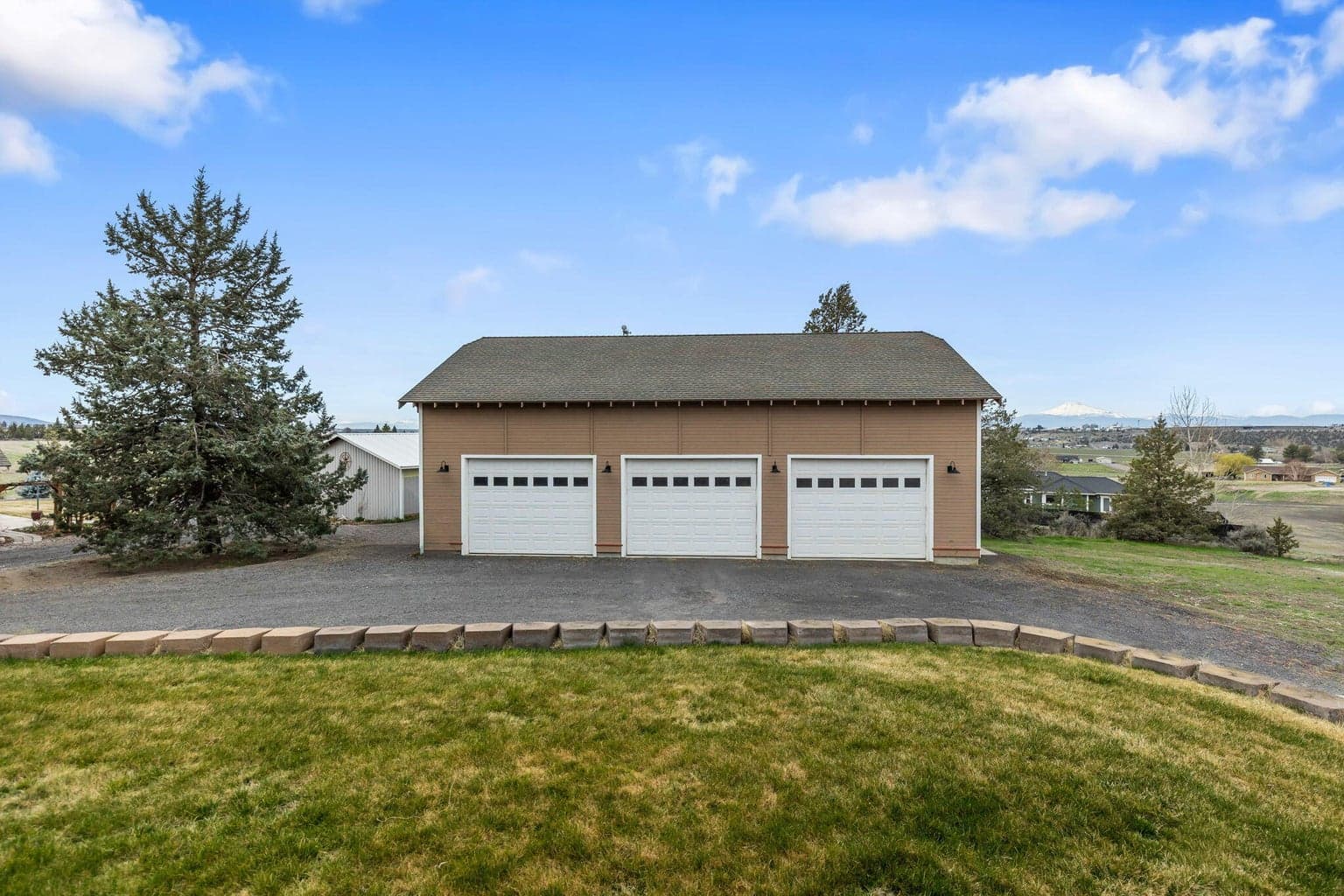 Photo of 1042 NE Upper Drive 38 of 42