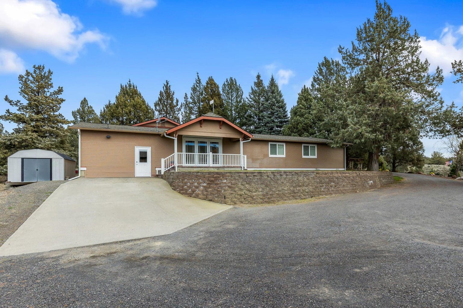 Photo of 1042 NE Upper Drive 36 of 42