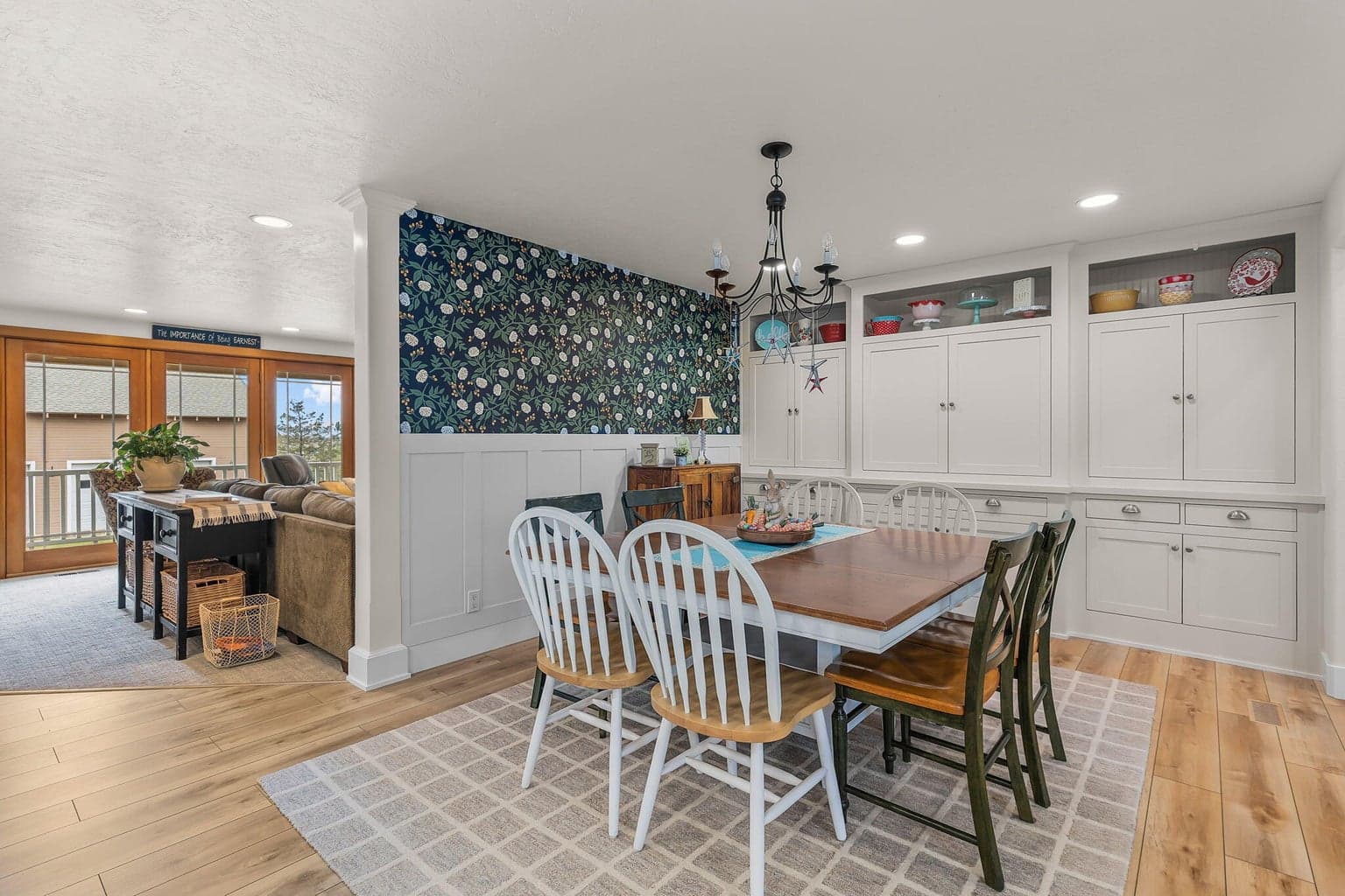 Photo of 1042 NE Upper Drive 8 of 42