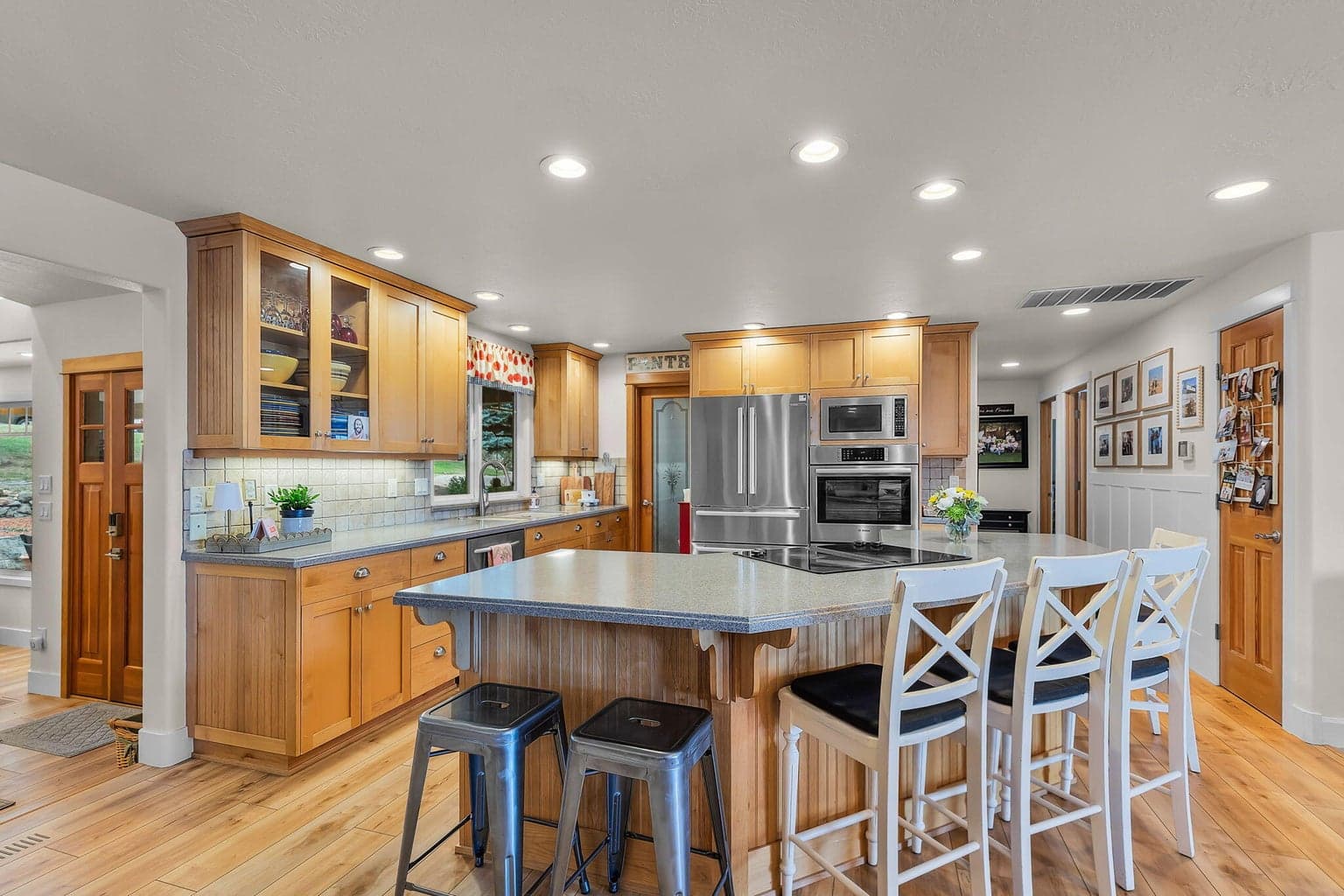 Photo of 1042 NE Upper Drive 11 of 42