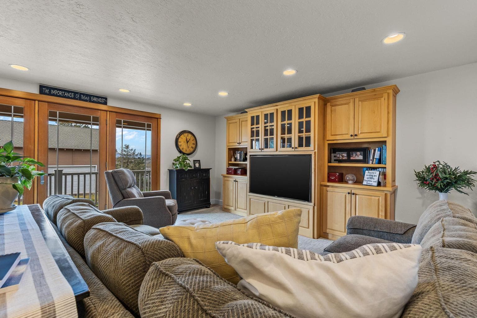 Photo of 1042 NE Upper Drive 17 of 42