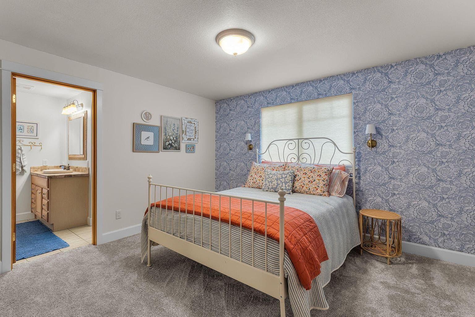 Photo of 1042 NE Upper Drive 25 of 42