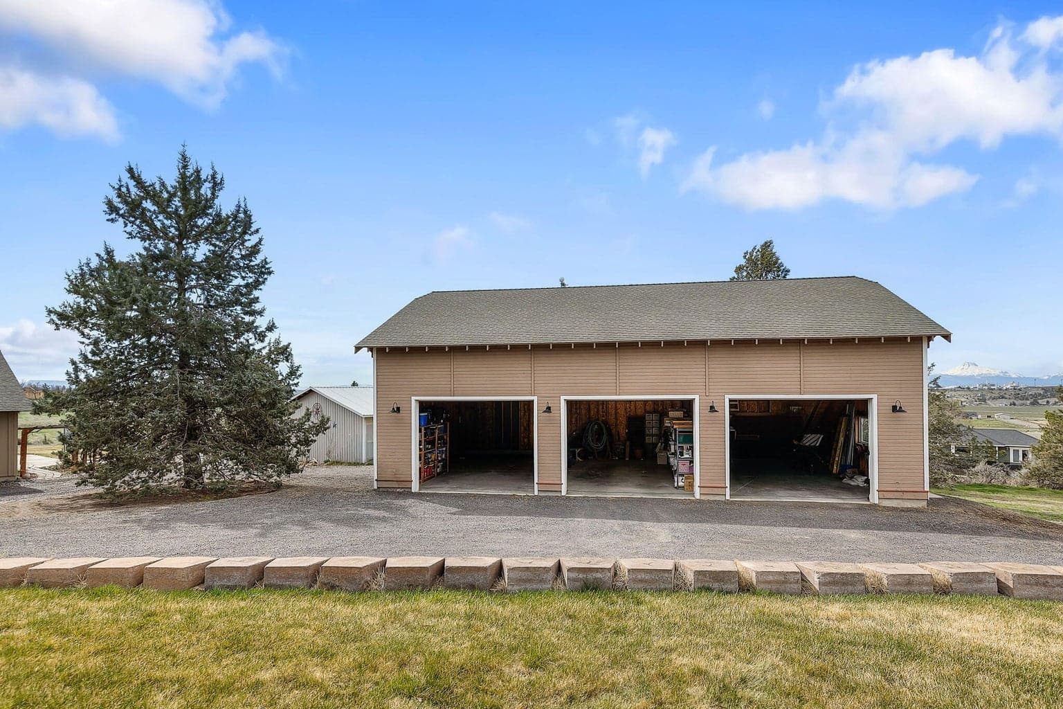 Photo of 1042 NE Upper Drive 39 of 42
