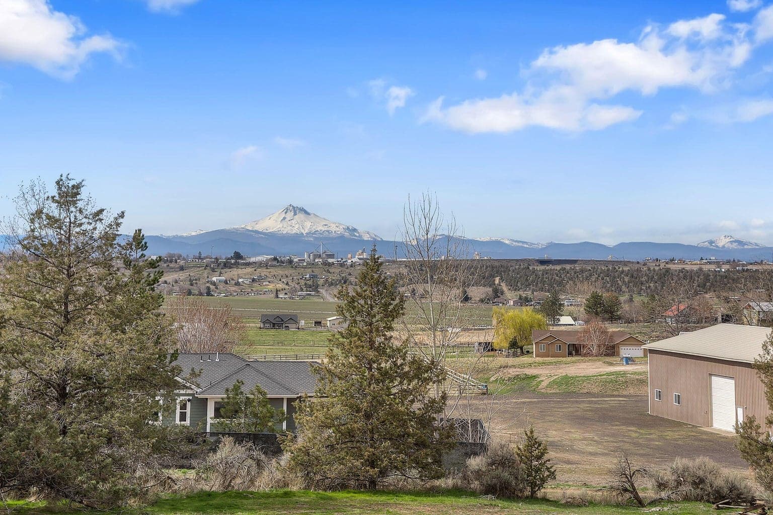 Photo of 1042 NE Upper Drive 41 of 42