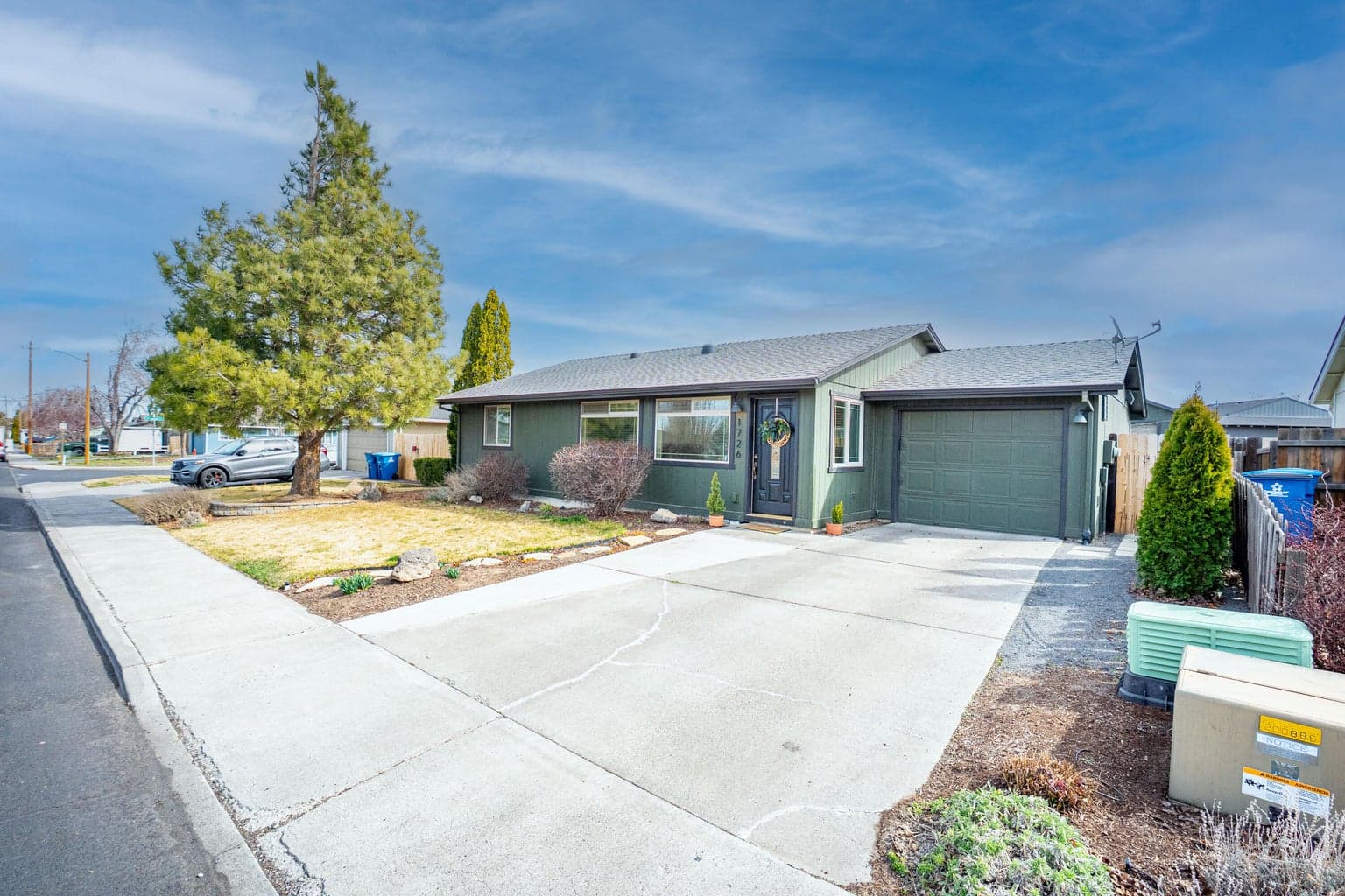 Photo of 1726 35th 2 of 31