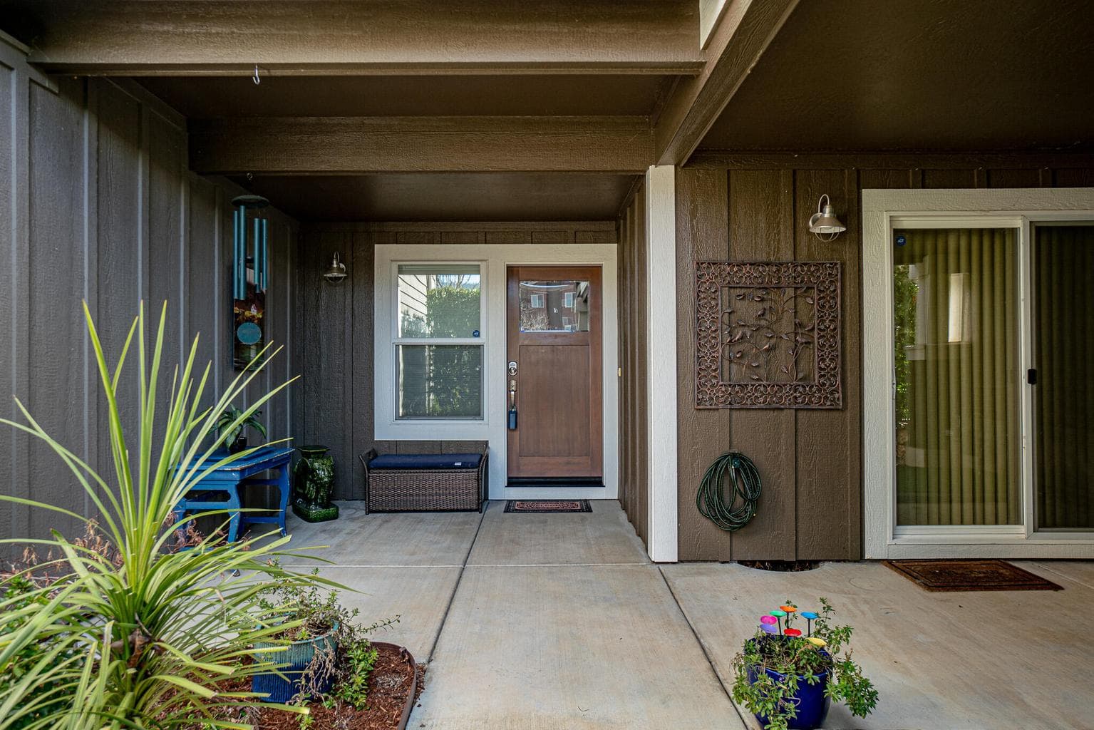 Photo of 583 Plum Ridge 3 of 21