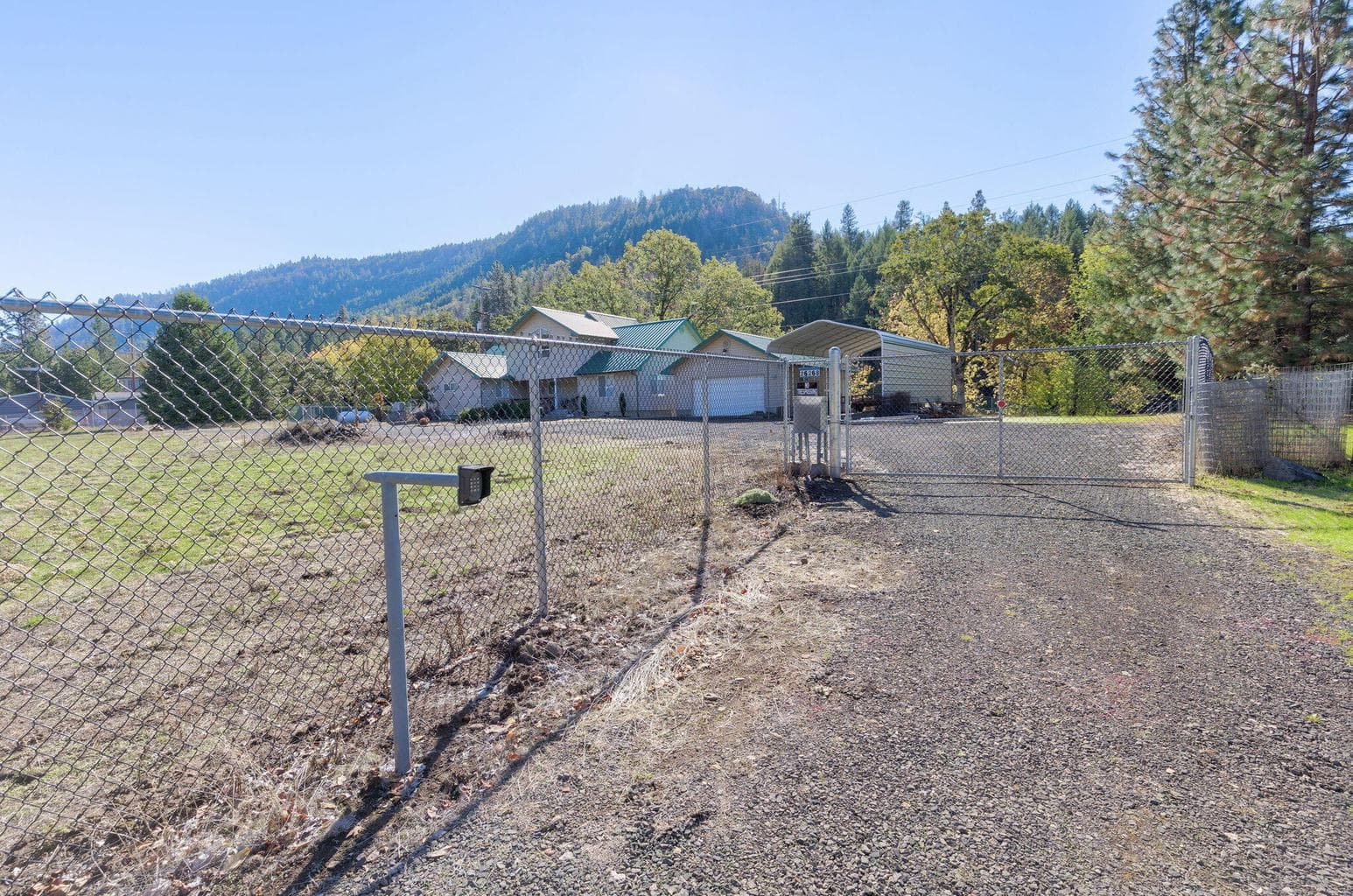 Photo of 26268 Oregon 62 5 of 53