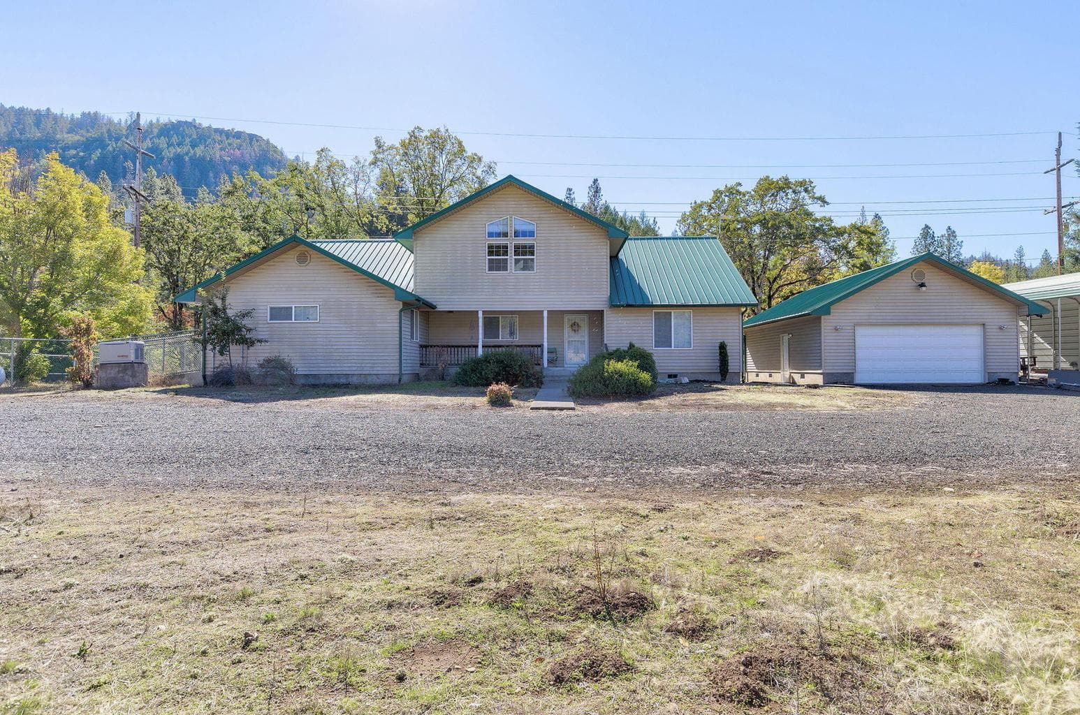 Photo of 26268 Oregon 62 2 of 53