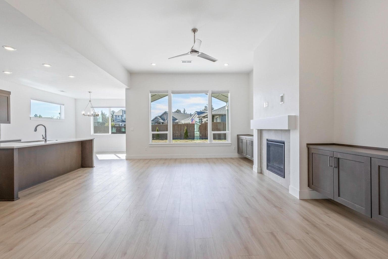 Photo of 4065 47th 4 of 35