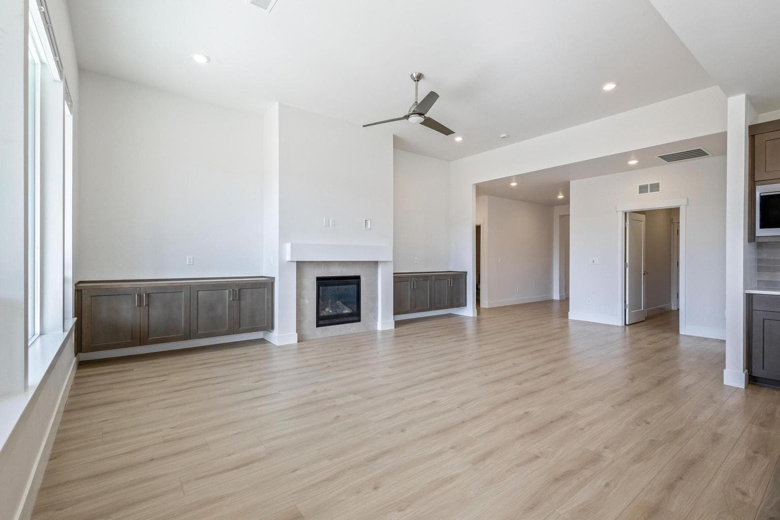 Photo of 4065 SW 47th Street 6 of 35