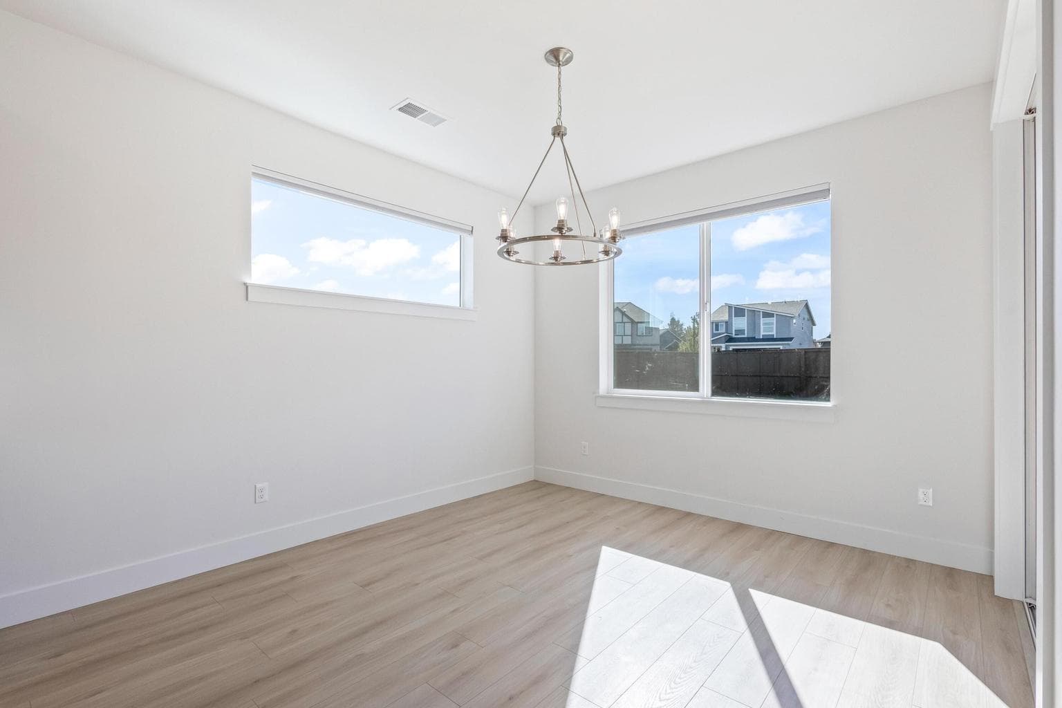Photo of 4065 SW 47th Street 10 of 35