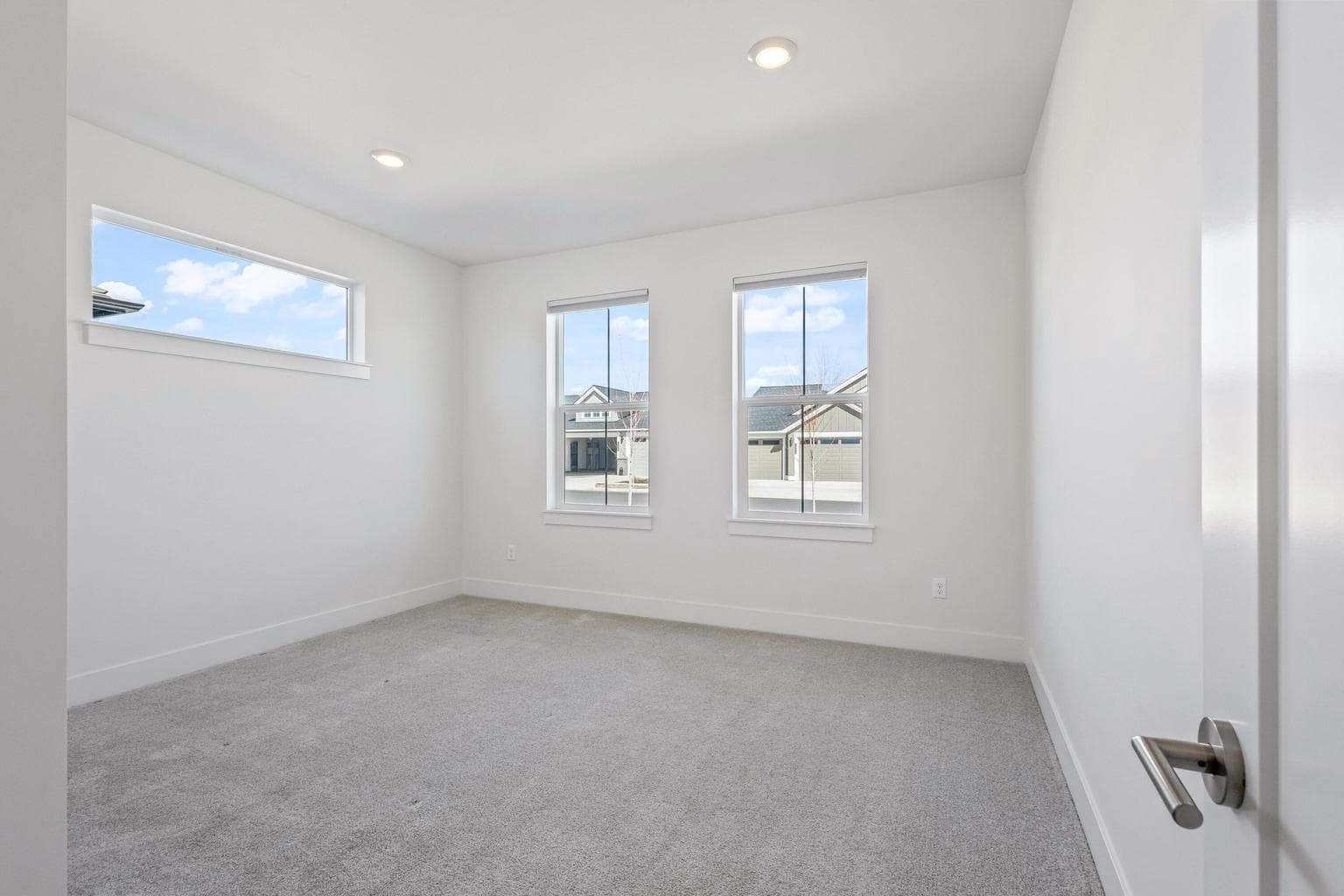 Photo of 4065 SW 47th Street 16 of 35