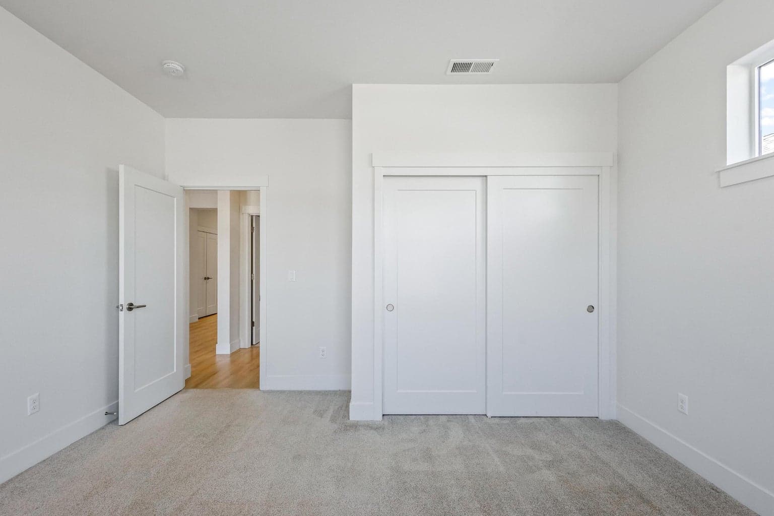 Photo of 4065 SW 47th Street 17 of 35