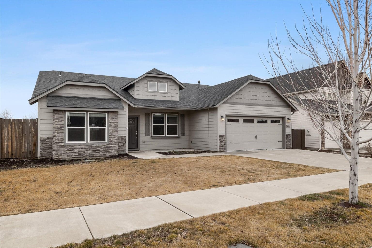 Photo of 2433 Hazelwood 2 of 39