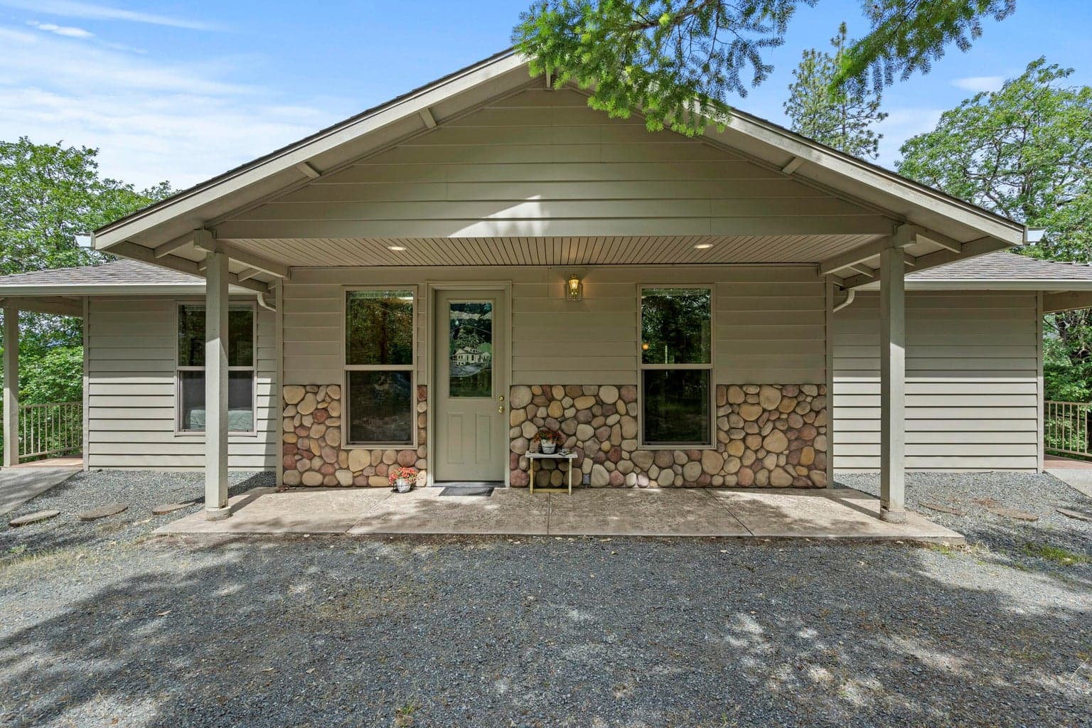 Photo of 466 Three Pines 2 of 41