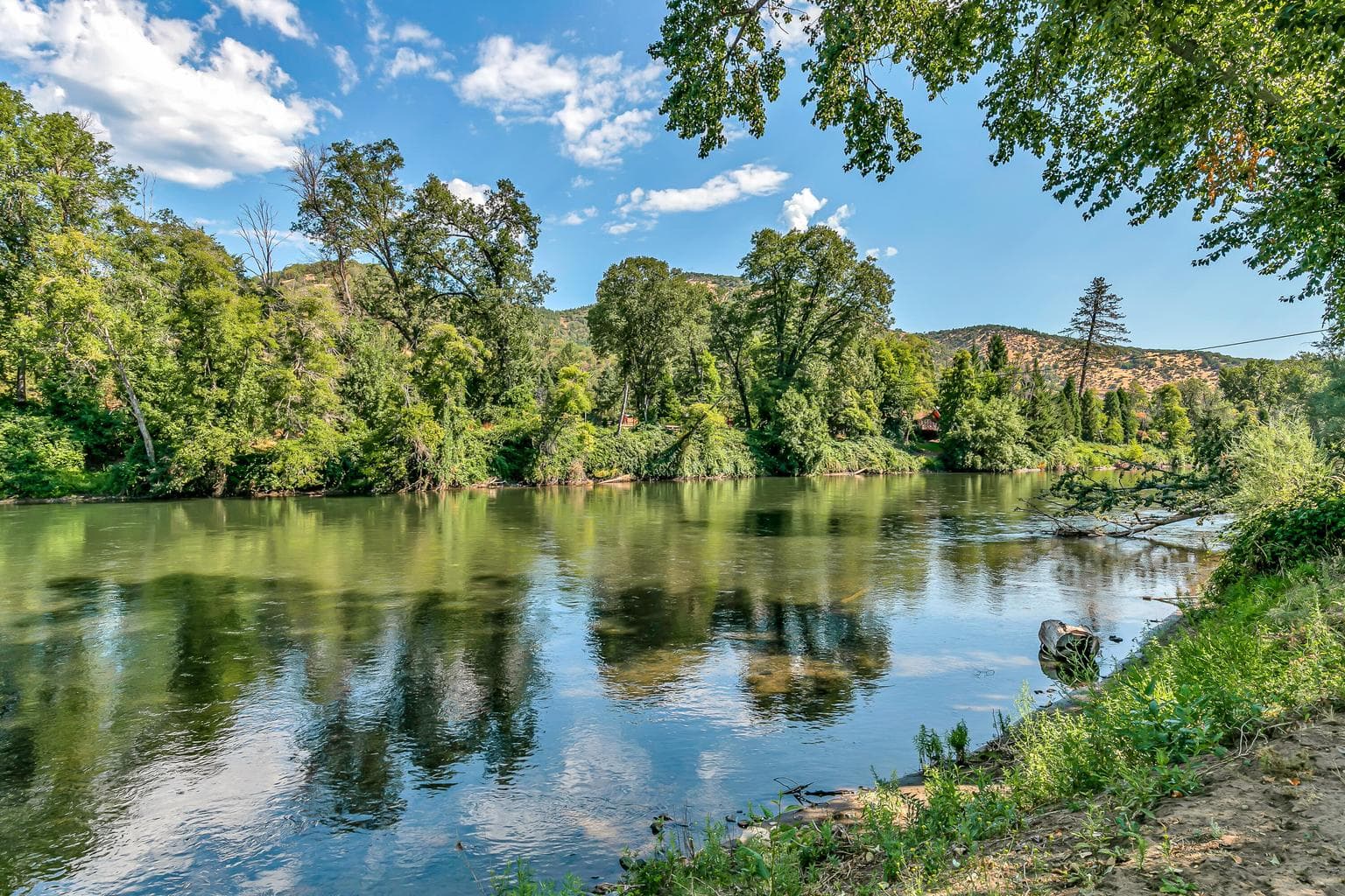 1380 Rogue River, Gold Hill, 97525