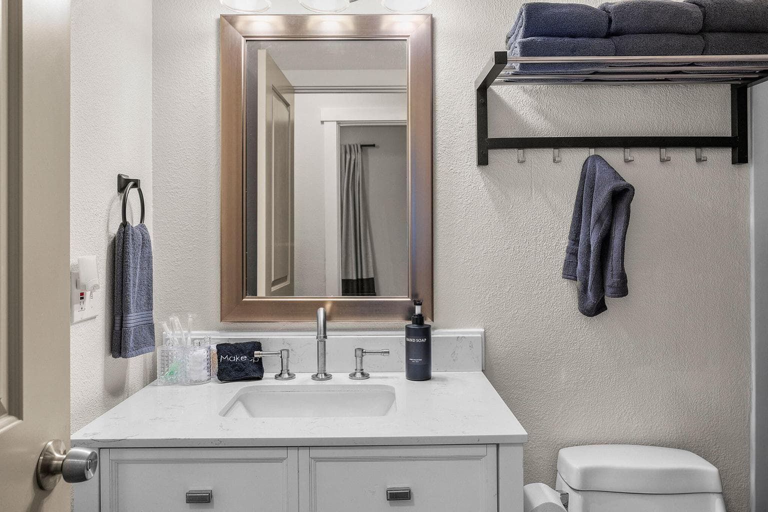 Photo of 69322 Hackamore 35 of 50