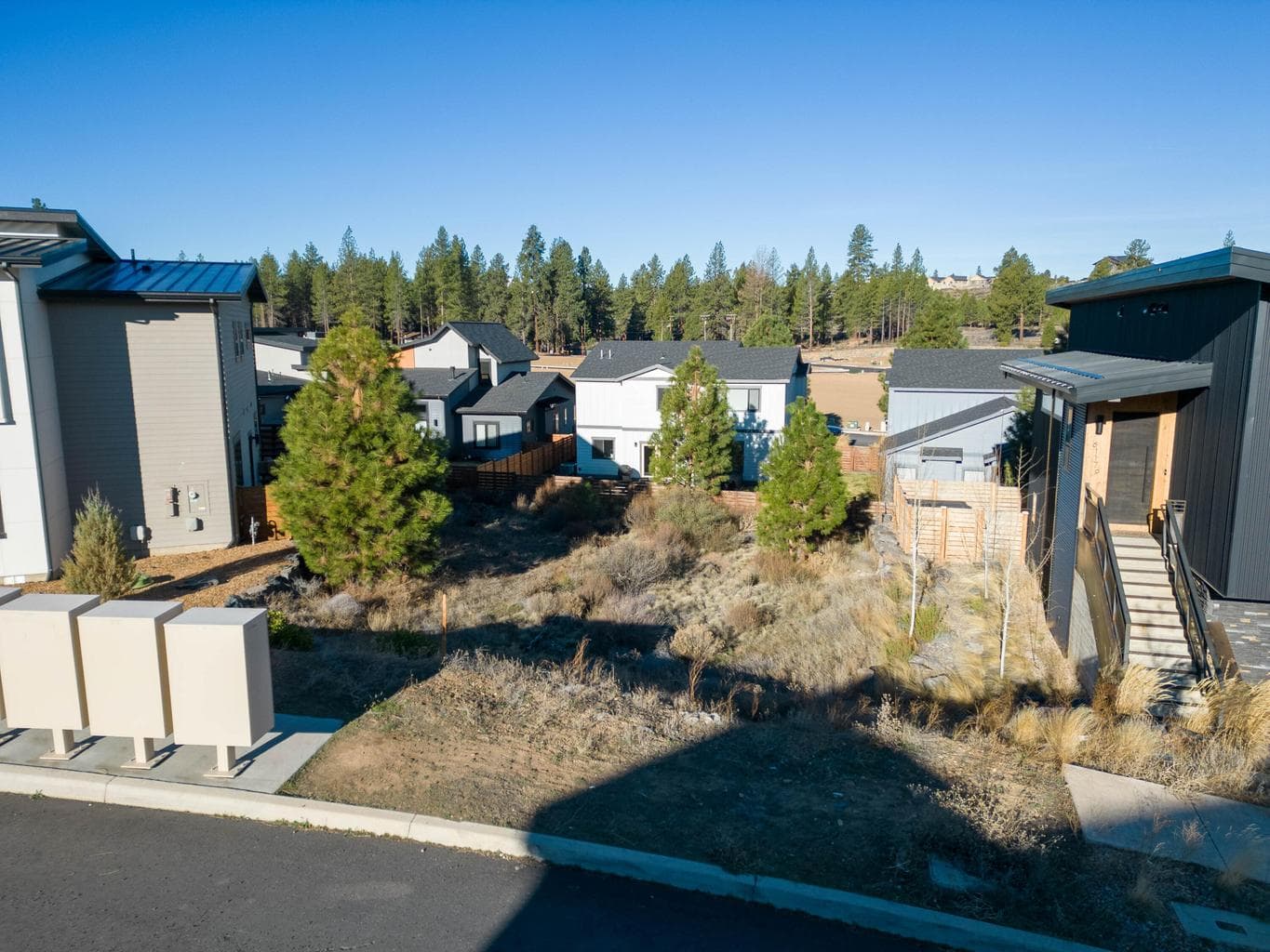 Photo of 61175 SW Tippytoe Place 7 of 33