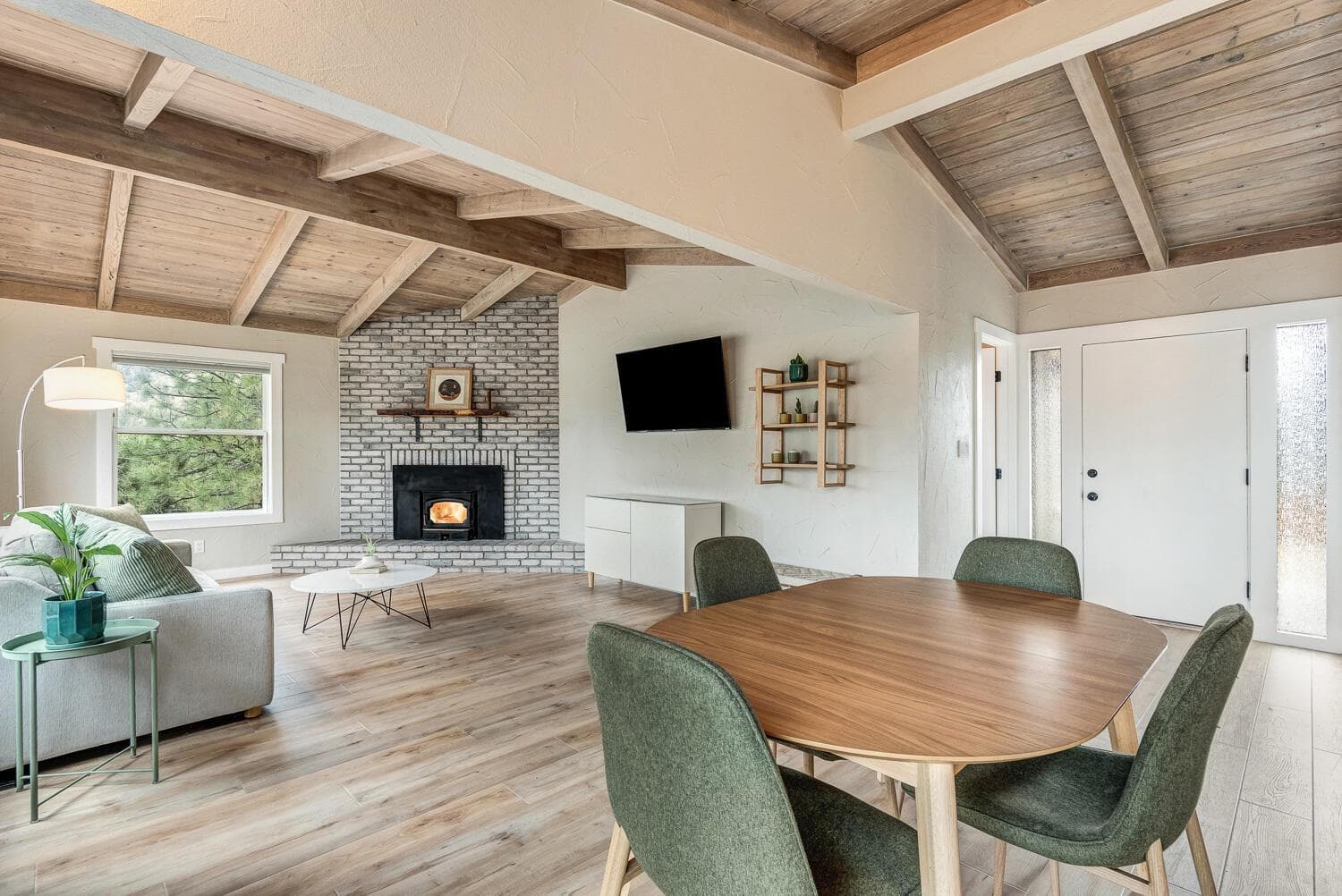 Photo of 1363 Bear Creek 4 of 25