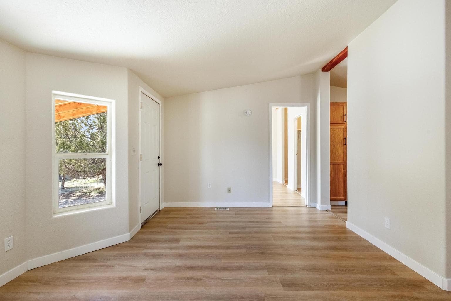 Photo of 9071 Sand Ridge 4 of 35