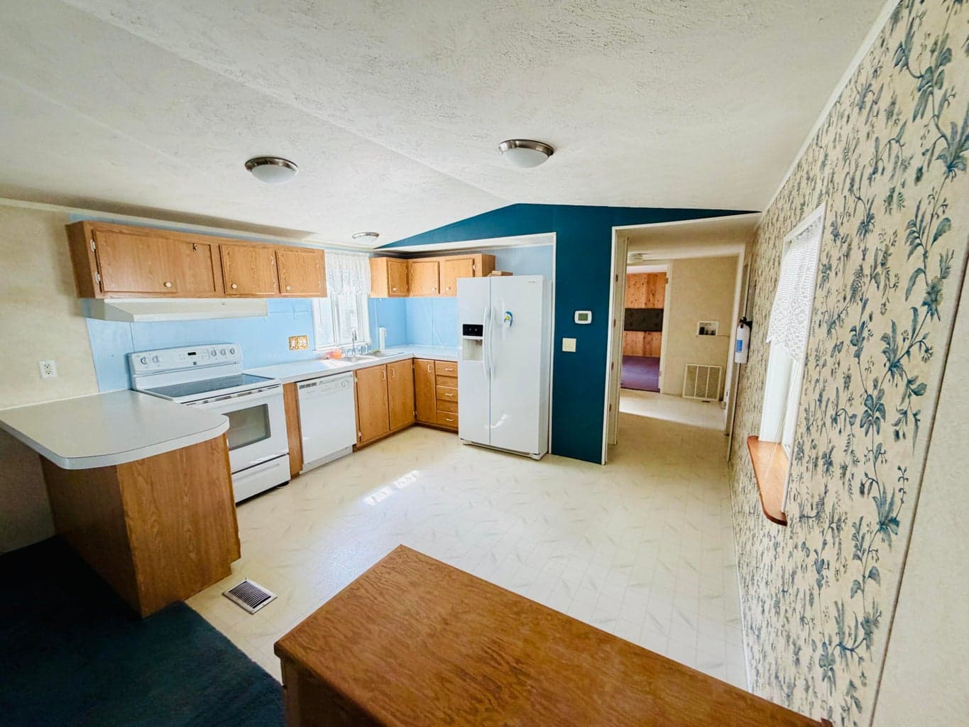 Photo of 3700 Bellinger 3 of 5