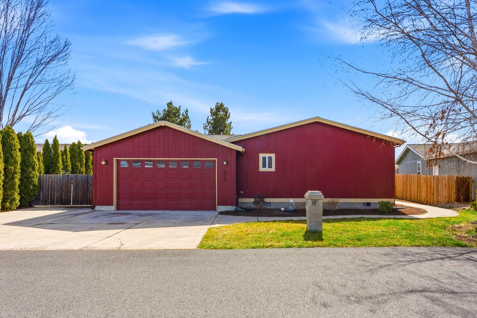 658 Shoshone Drive, Redmond, OR, 97756 property photo