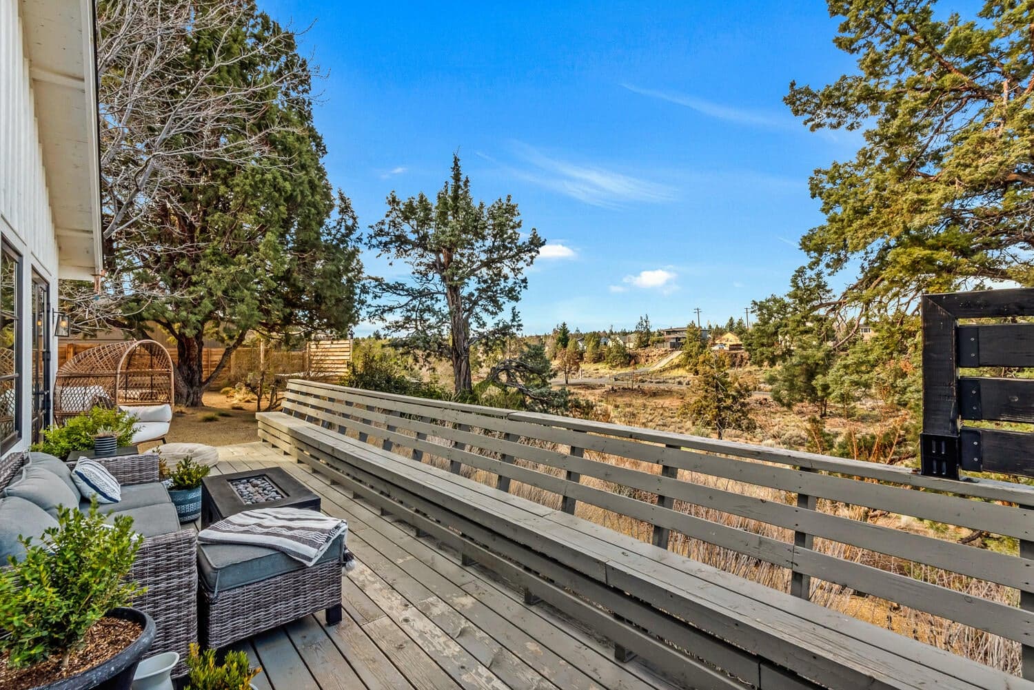 Photo of 1443 Canyon Drive 2 of 62