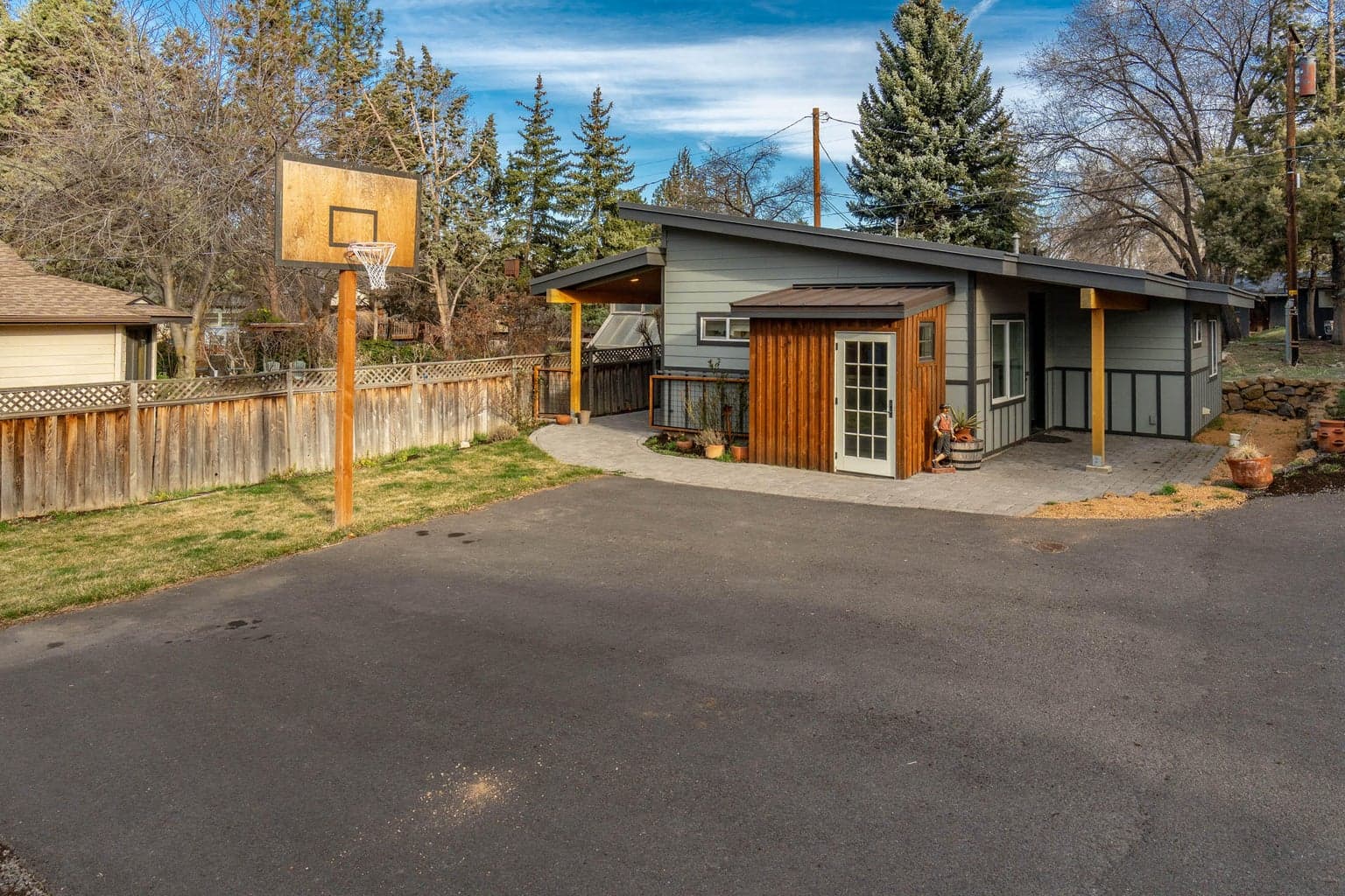 Photo of 558 Lafayette 2 of 36
