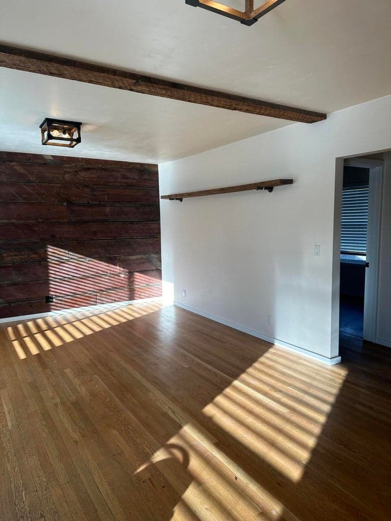 Photo of 558 NE Lafayette Avenue 24 of 36
