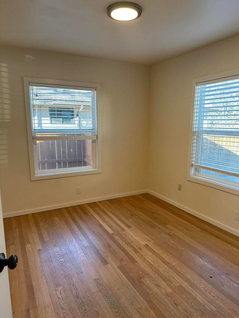 Photo of 558 NE Lafayette Avenue 29 of 36
