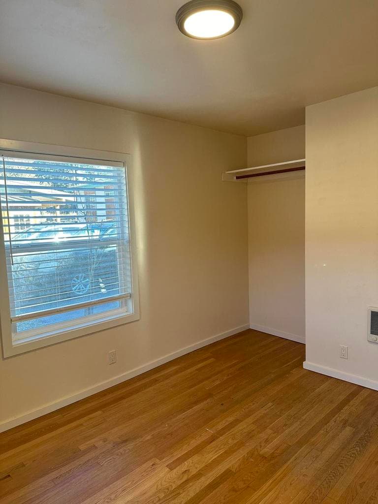 Photo of 558 NE Lafayette Avenue 30 of 36