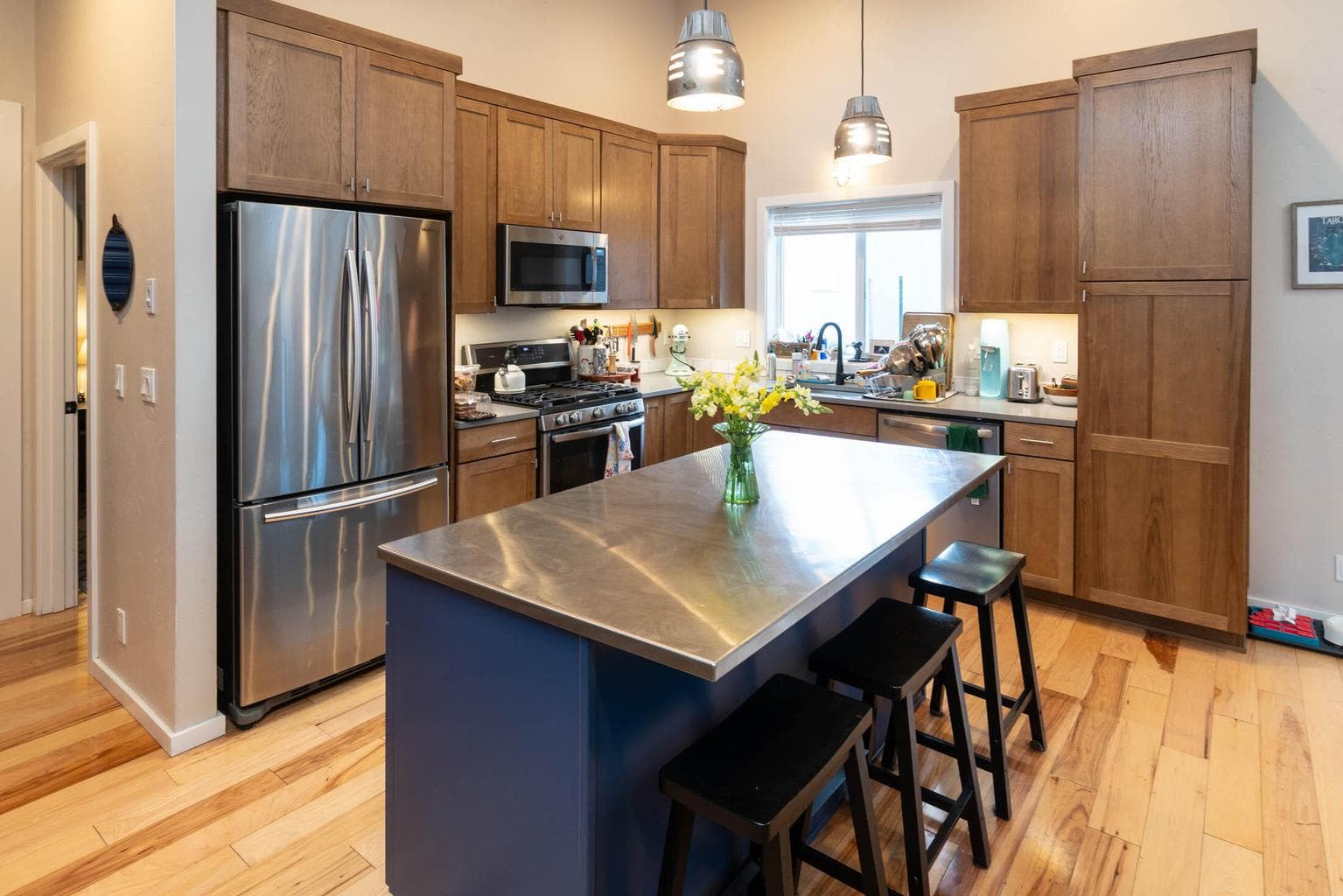 Photo of 566 NE Lafayette Avenue 18 of 31