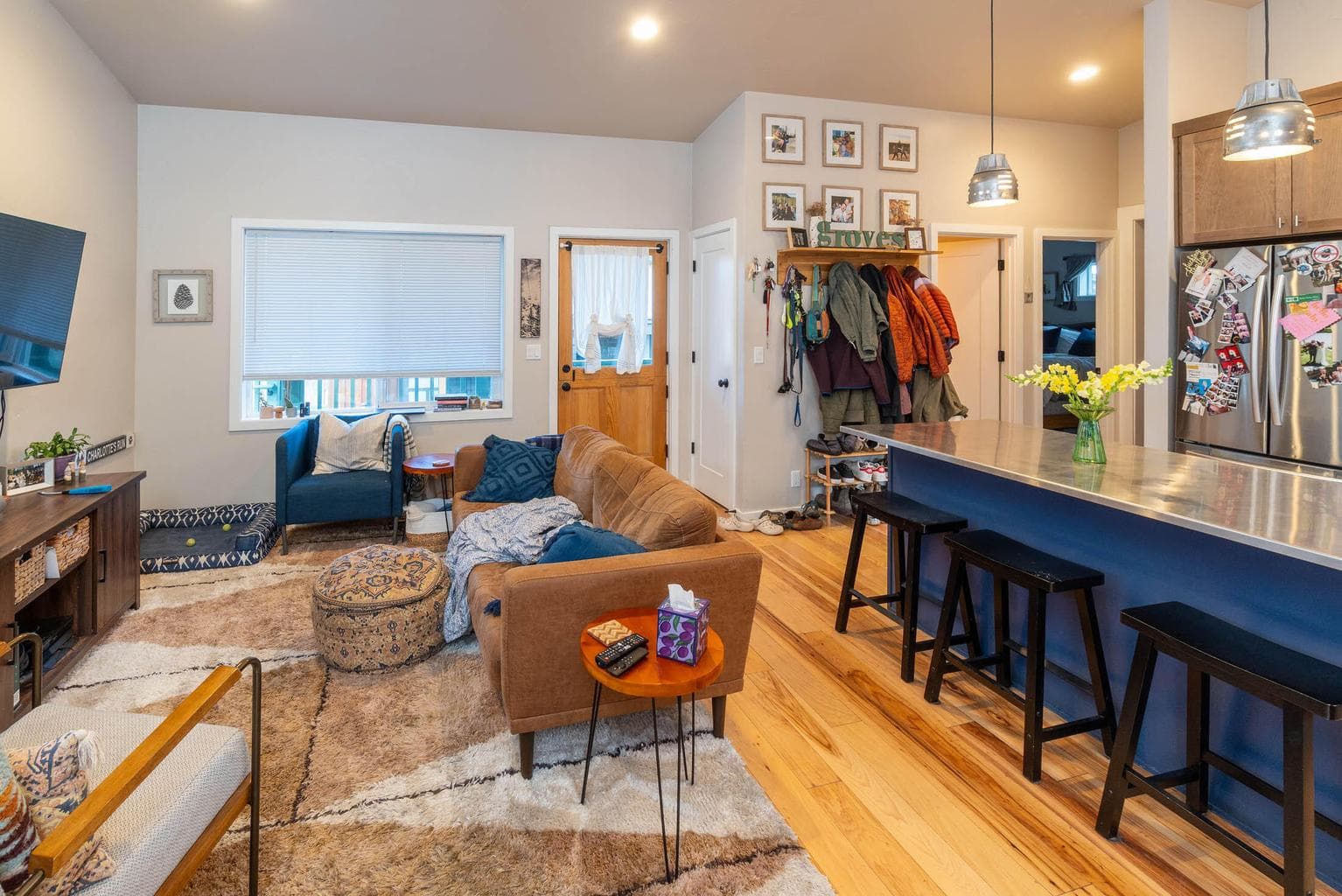 Photo of 566 NE Lafayette Avenue 19 of 31