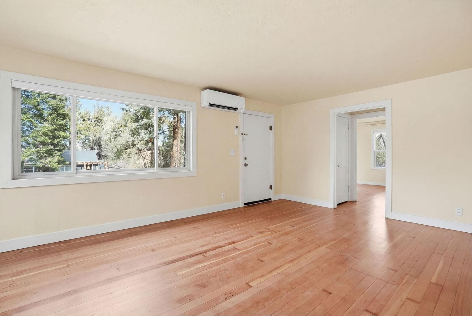 Photo of 513 Irving 5 of 47