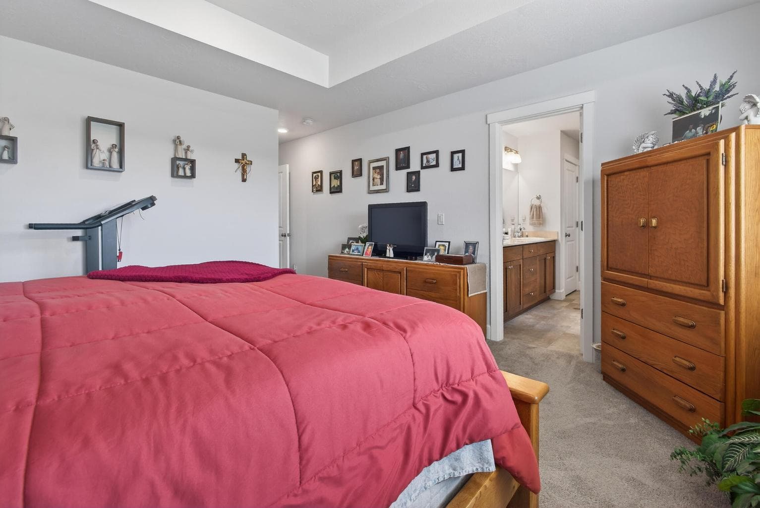 Primary Bedroom and Bathroom en-suite