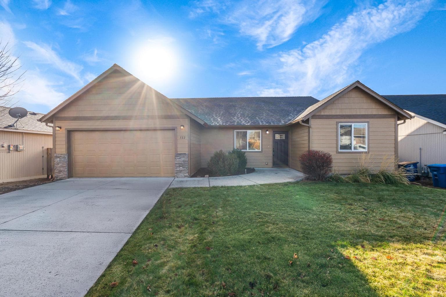 Photo of 722 Redwood 2 of 24