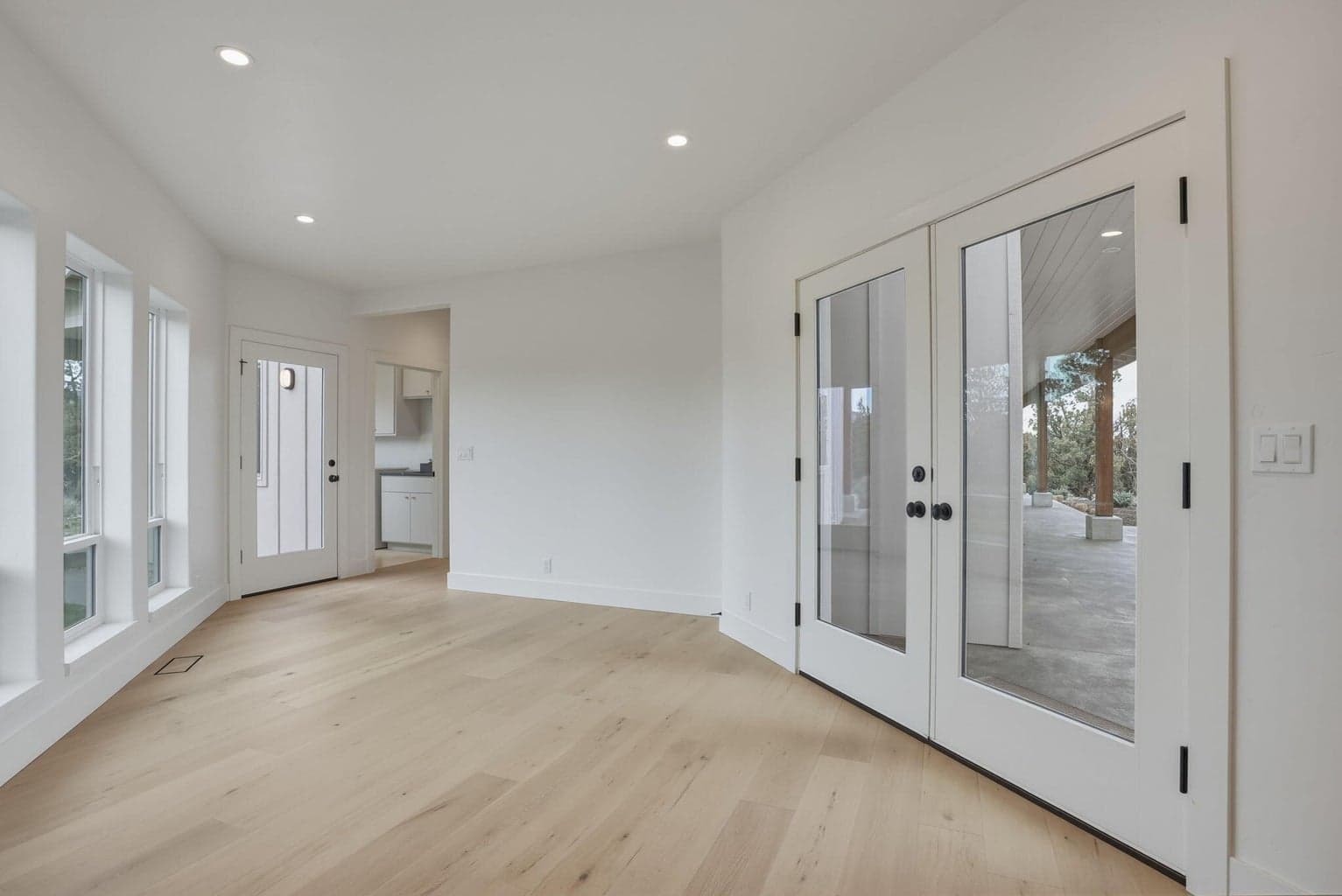 Photo of 7780 SW Wickiup Avenue 33 of 58