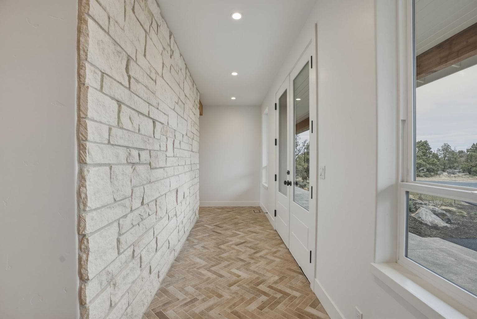 Photo of 7780 SW Wickiup Avenue 7 of 58