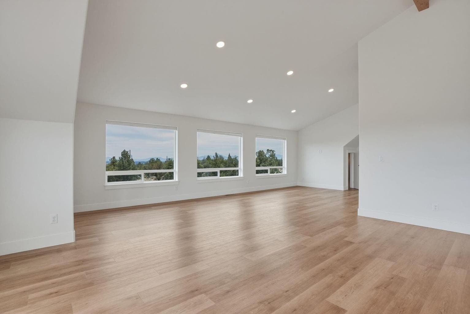 Photo of 7780 SW Wickiup Avenue 38 of 58