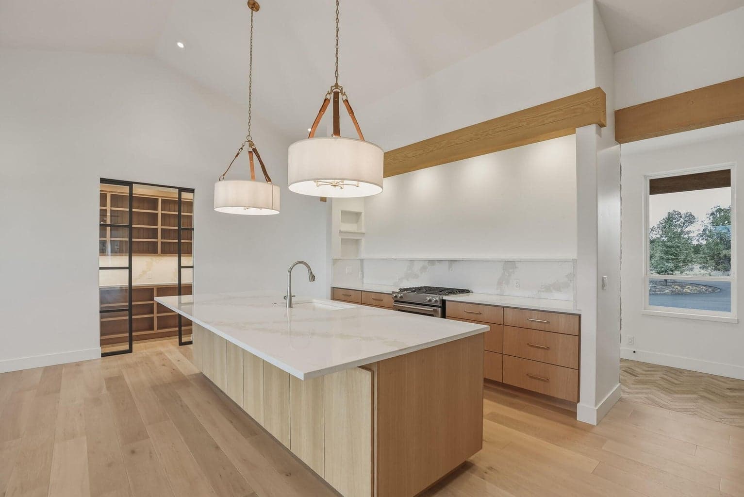 Photo of 7780 SW Wickiup Avenue 9 of 58