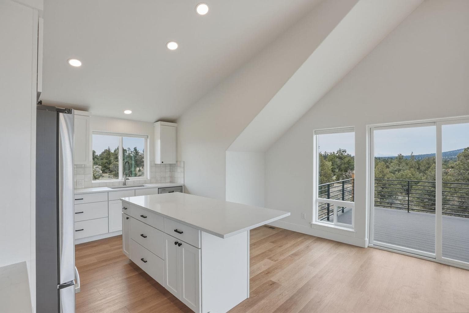 Photo of 7780 SW Wickiup Avenue 40 of 58