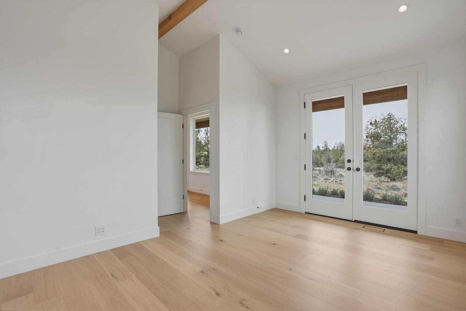 Photo of 7780 SW Wickiup Avenue 21 of 58