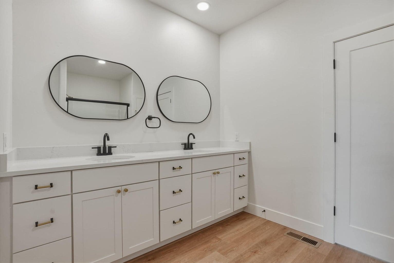 Photo of 7780 SW Wickiup Avenue 52 of 58