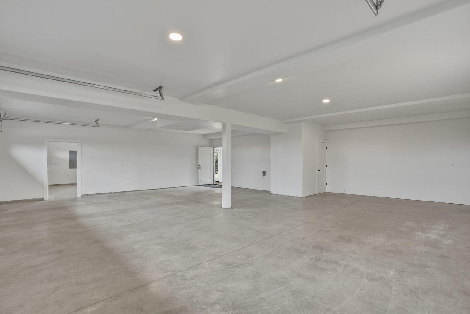 Photo of 7780 SW Wickiup Avenue 36 of 58
