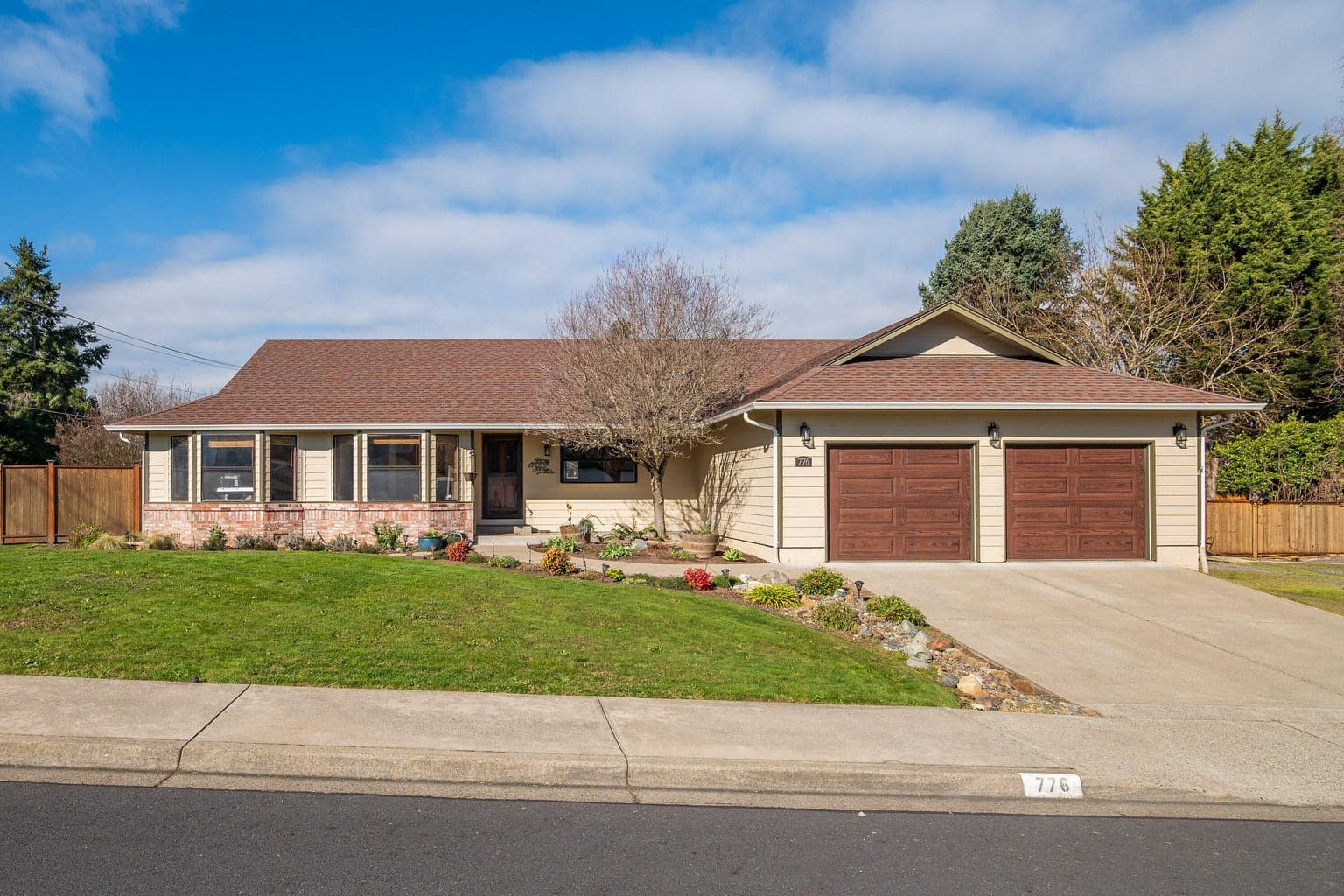 Photo of 776 Delsie 1 of 48