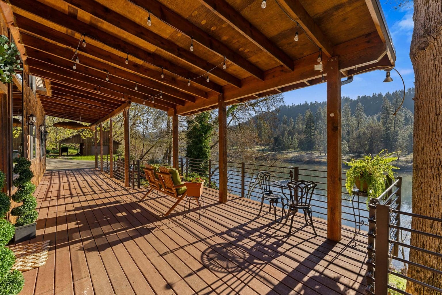 4941 Riverbanks