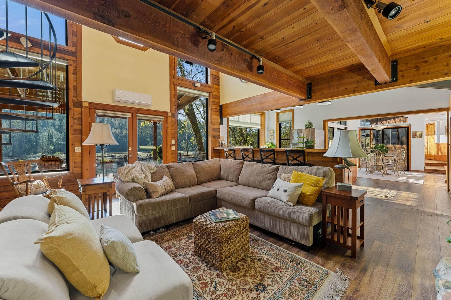 Photo of 4941 Riverbanks 5 of 60
