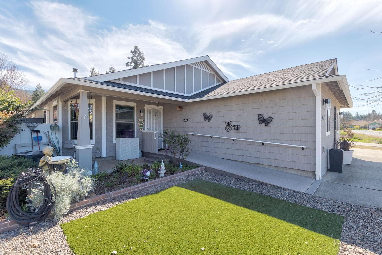 Low maintenance front yard - artificial turf