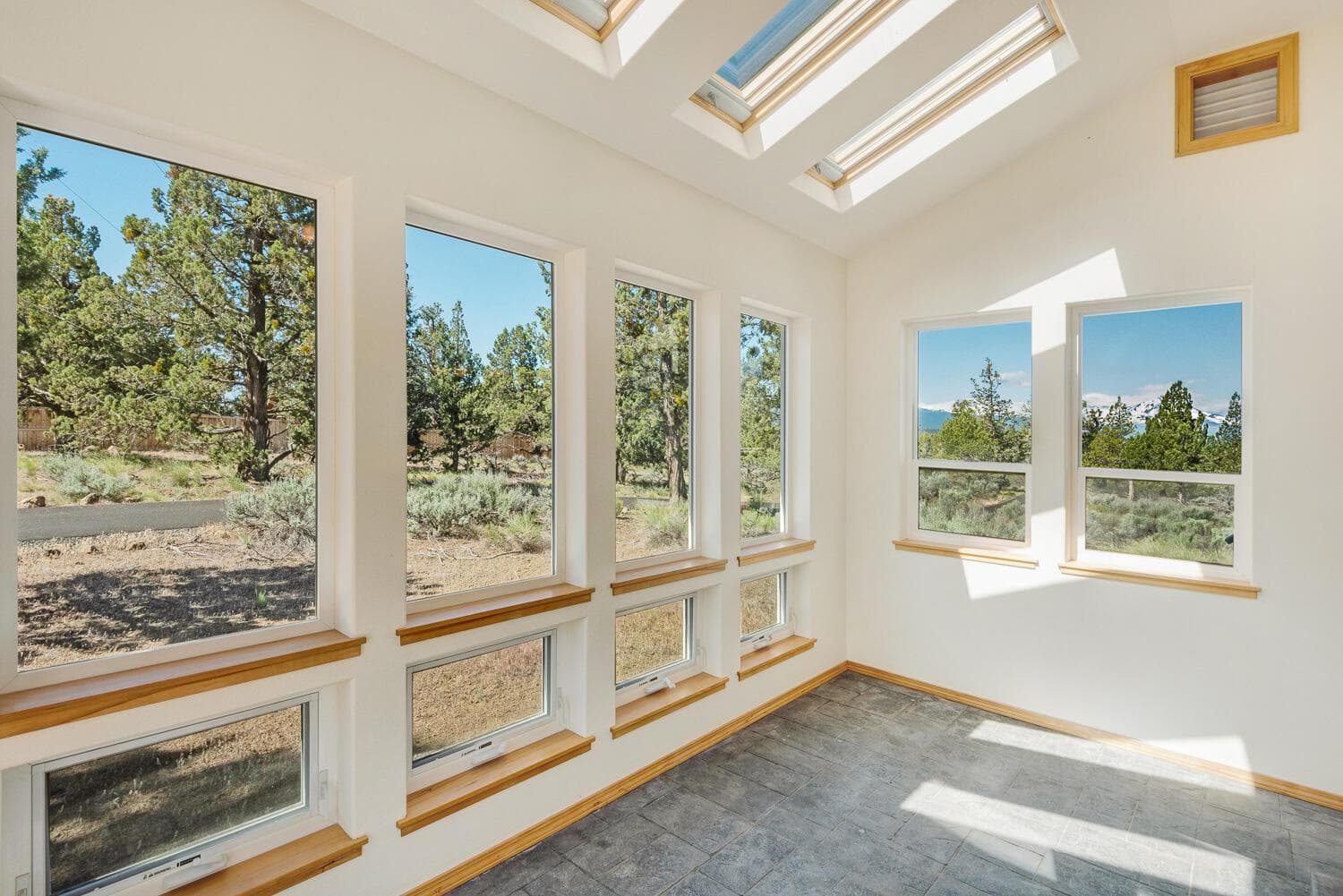 Ventilated sunroom