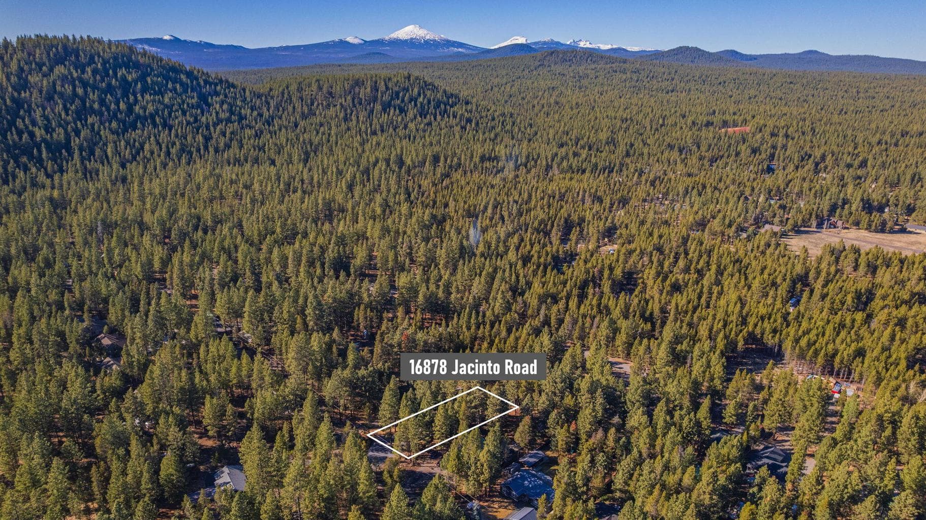 Close to National Forest - Anns Butte Trail Head is just a block away